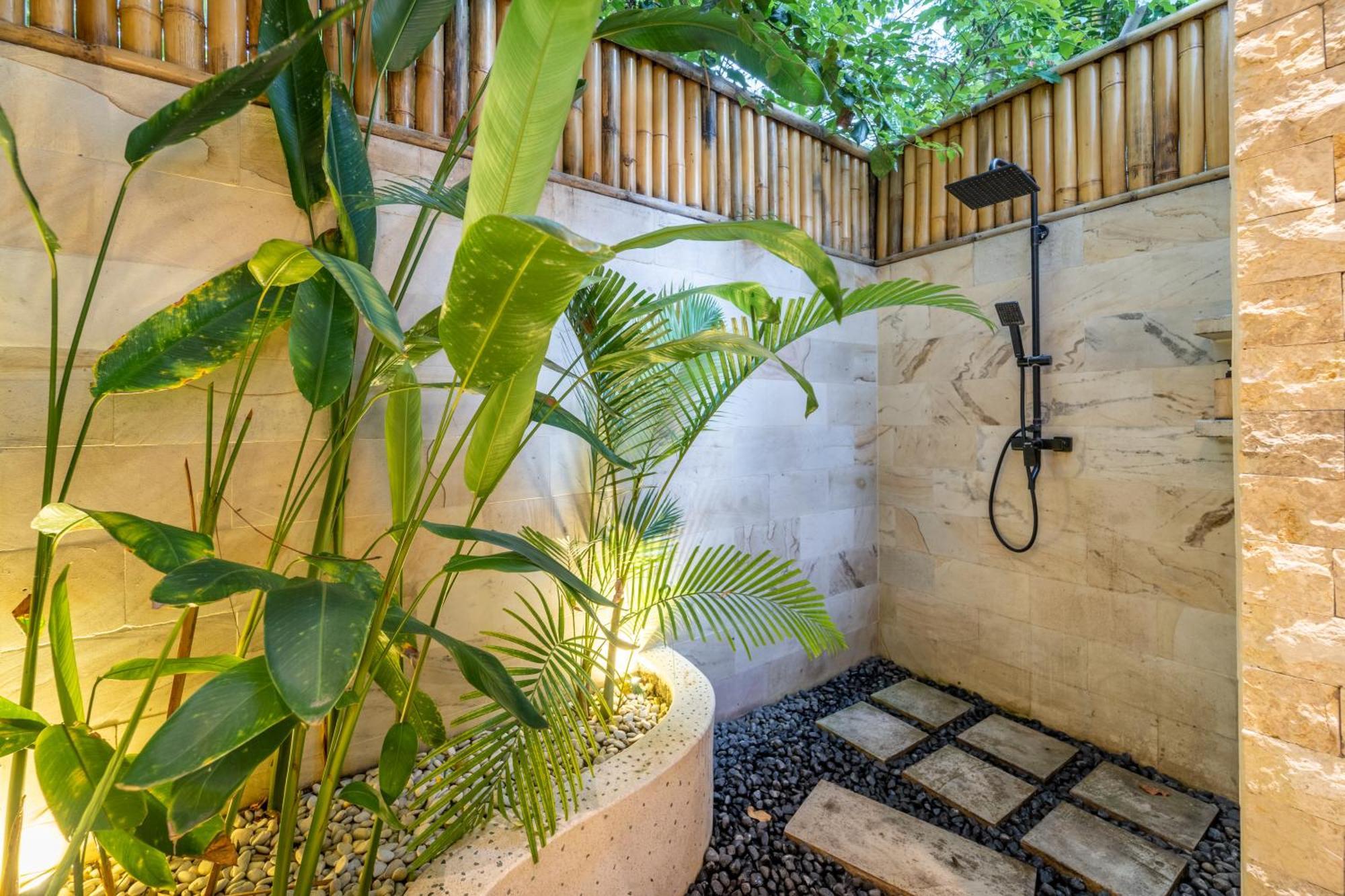 La Villa Loca Gili Air Exterior photo